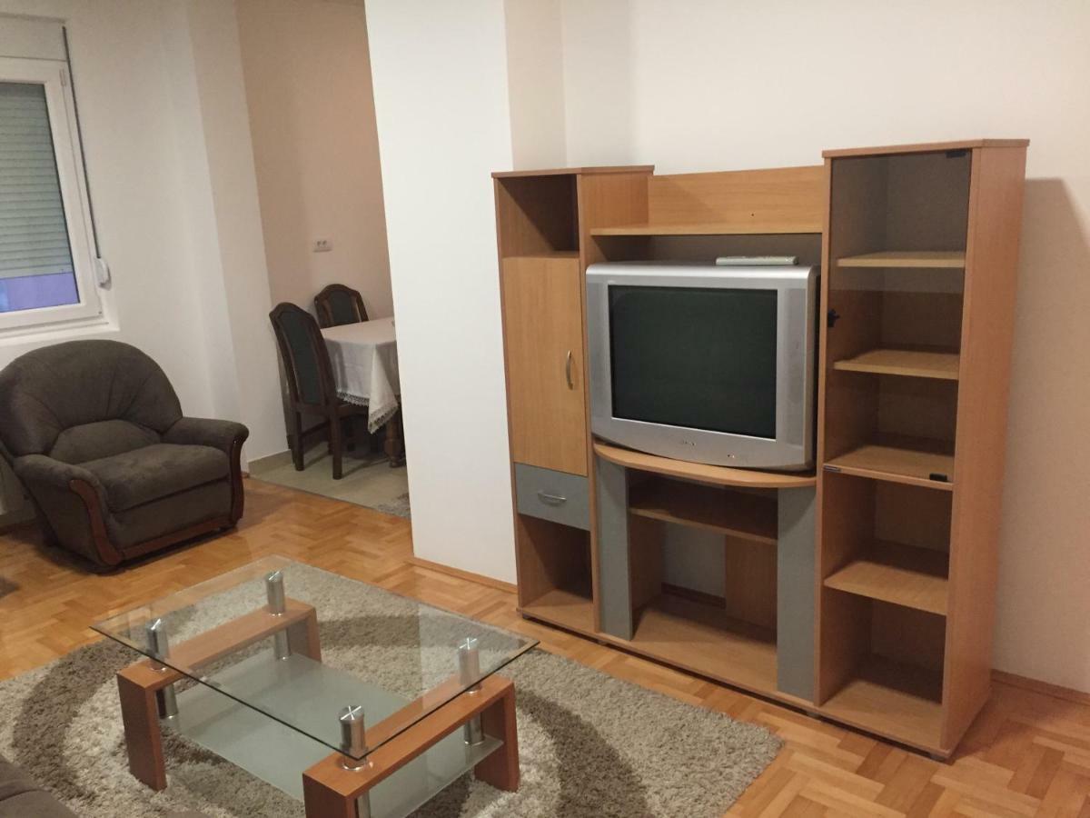 Stan Na Dan Centar Šabac Exterior foto